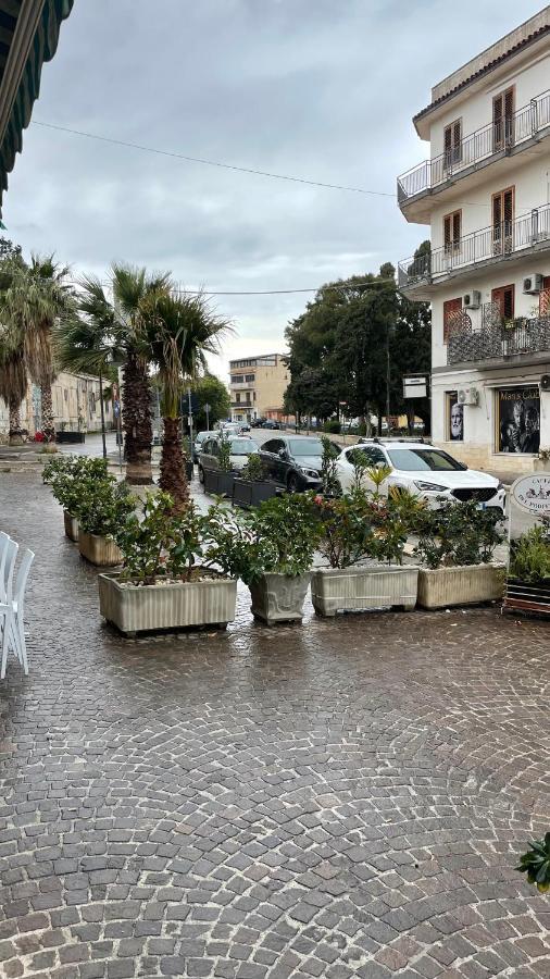 Casa Vacanze Antico Cortile Delle Palme Villa Villagrazia Di Carini Exterior foto