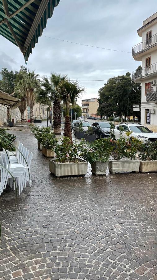 Casa Vacanze Antico Cortile Delle Palme Villa Villagrazia Di Carini Exterior foto