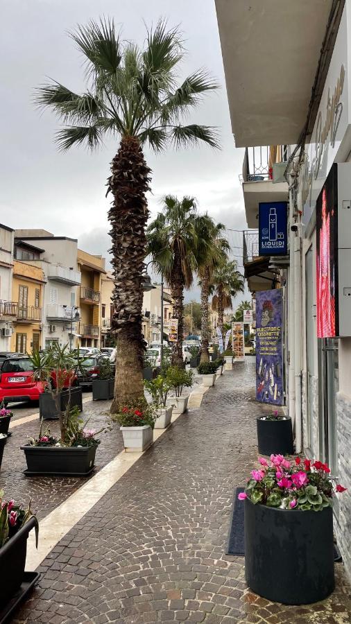 Casa Vacanze Antico Cortile Delle Palme Villa Villagrazia Di Carini Exterior foto